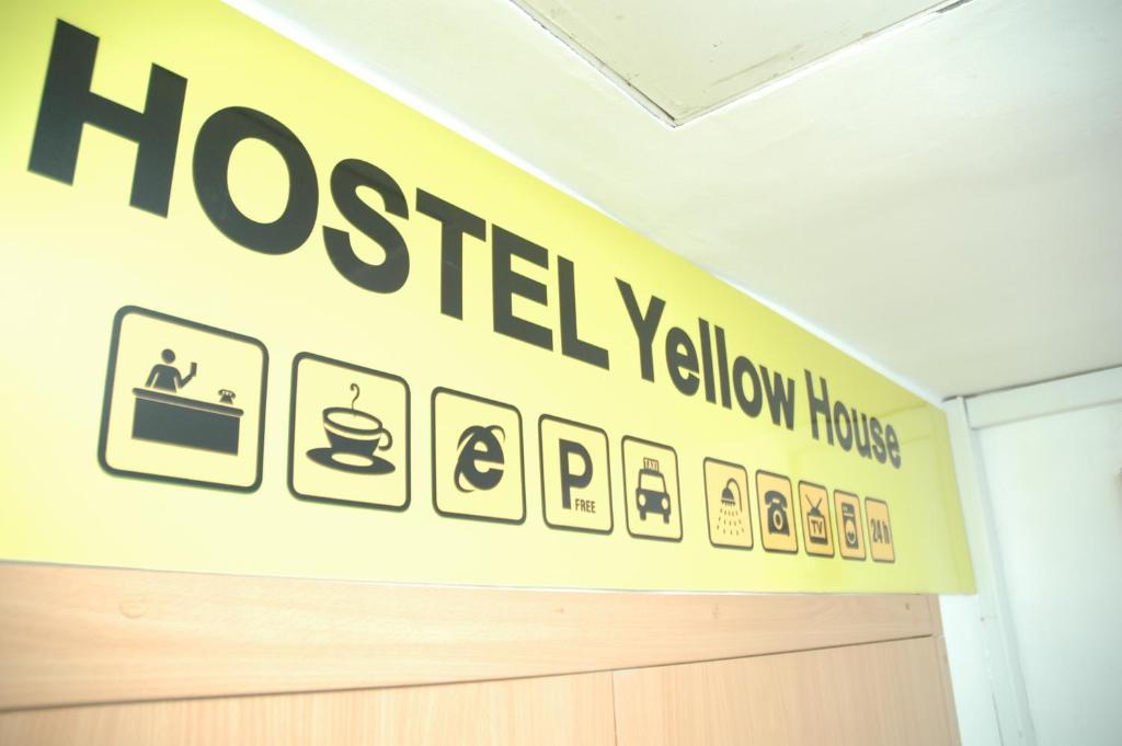 Yellow House Hostel Leópolis Exterior foto